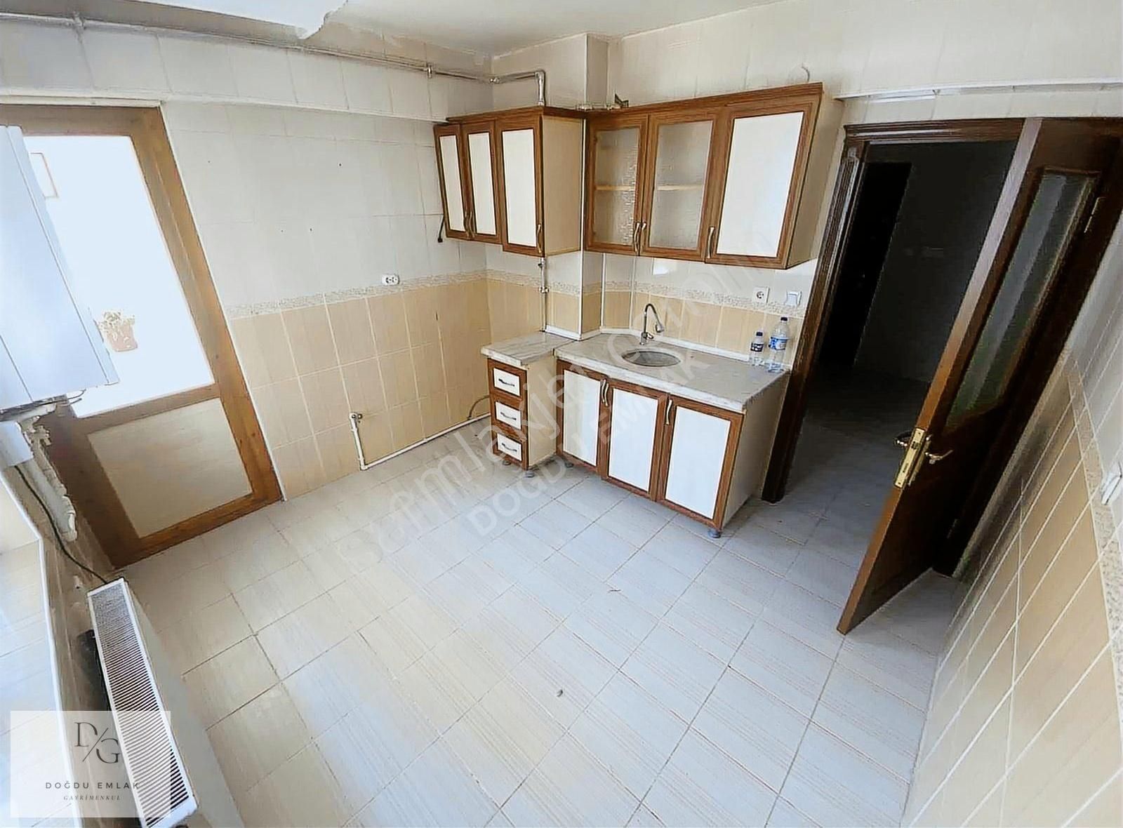 Doğdu Emlak'tan Cadde Üstü 5+1 Teraslı Dublex - Görsel 25