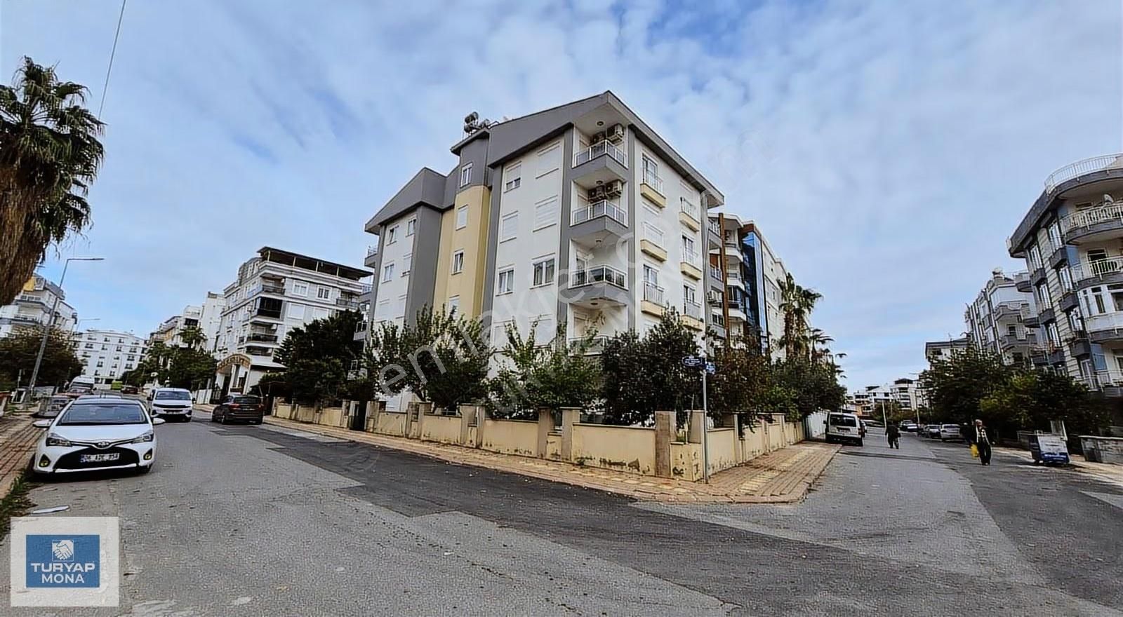 Konyaaltı Hurma'da 3+1 Satılık 120m2 Giriş Kat Daire