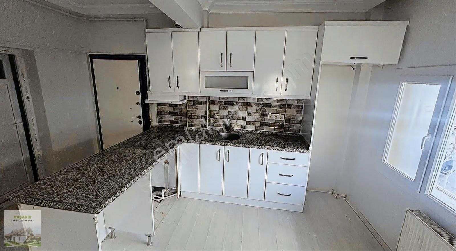 Üçyol Meydanda Doğalgazlı İçiyapılı Köşe Yüksekgiriş Kupon Daire