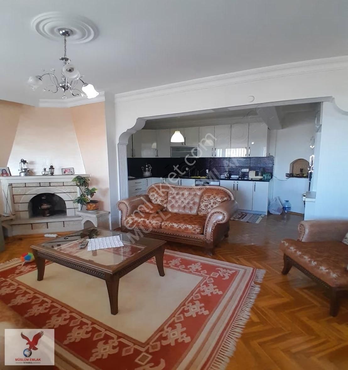 Avcılar Ambarlıda 4+2 240 M2 Emsallerinin Altında Fırsat Daire !