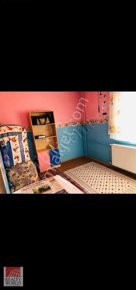 Ayyıldız Mahallesinde 2.katta Eşyalı Kiralık Daire - Görsel 2