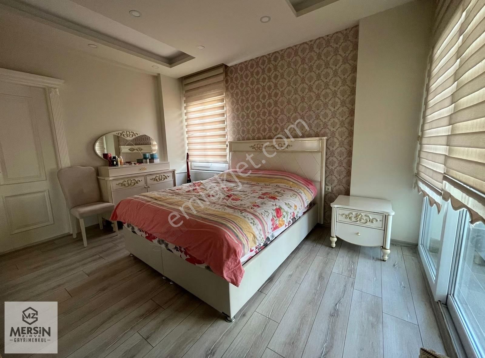 Özel Tasarım, Geniş Ve Ferah, Merkezi Konumda Satılık Ev - Görsel 8