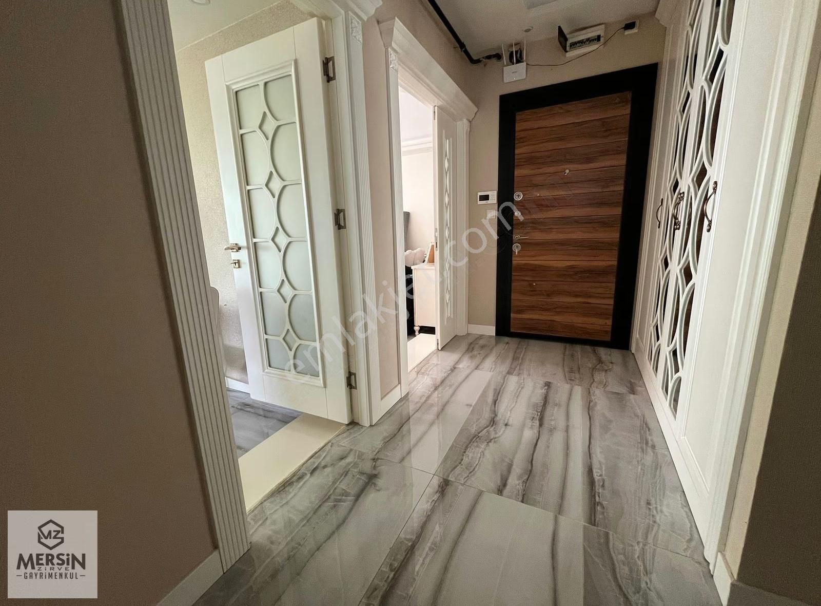 Özel Tasarım, Geniş Ve Ferah, Merkezi Konumda Satılık Ev - Görsel 7