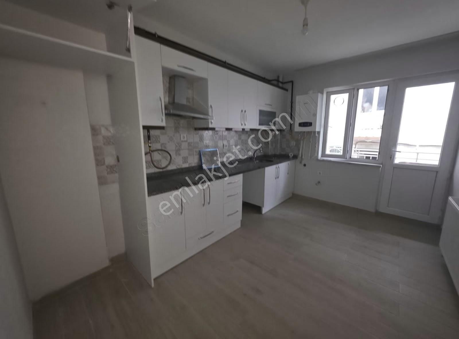 2.sakarya Mahallesi Özel Okullar Üstünde 3+1 Giriş Kat Kiralık