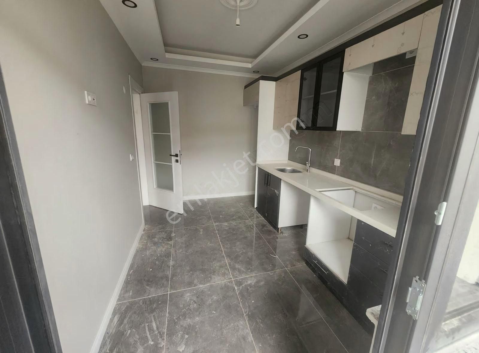 Denız Can Emlak İstasyon Caddesine Yakin Asansörlü 2+1 Arakatlar - Görsel 11