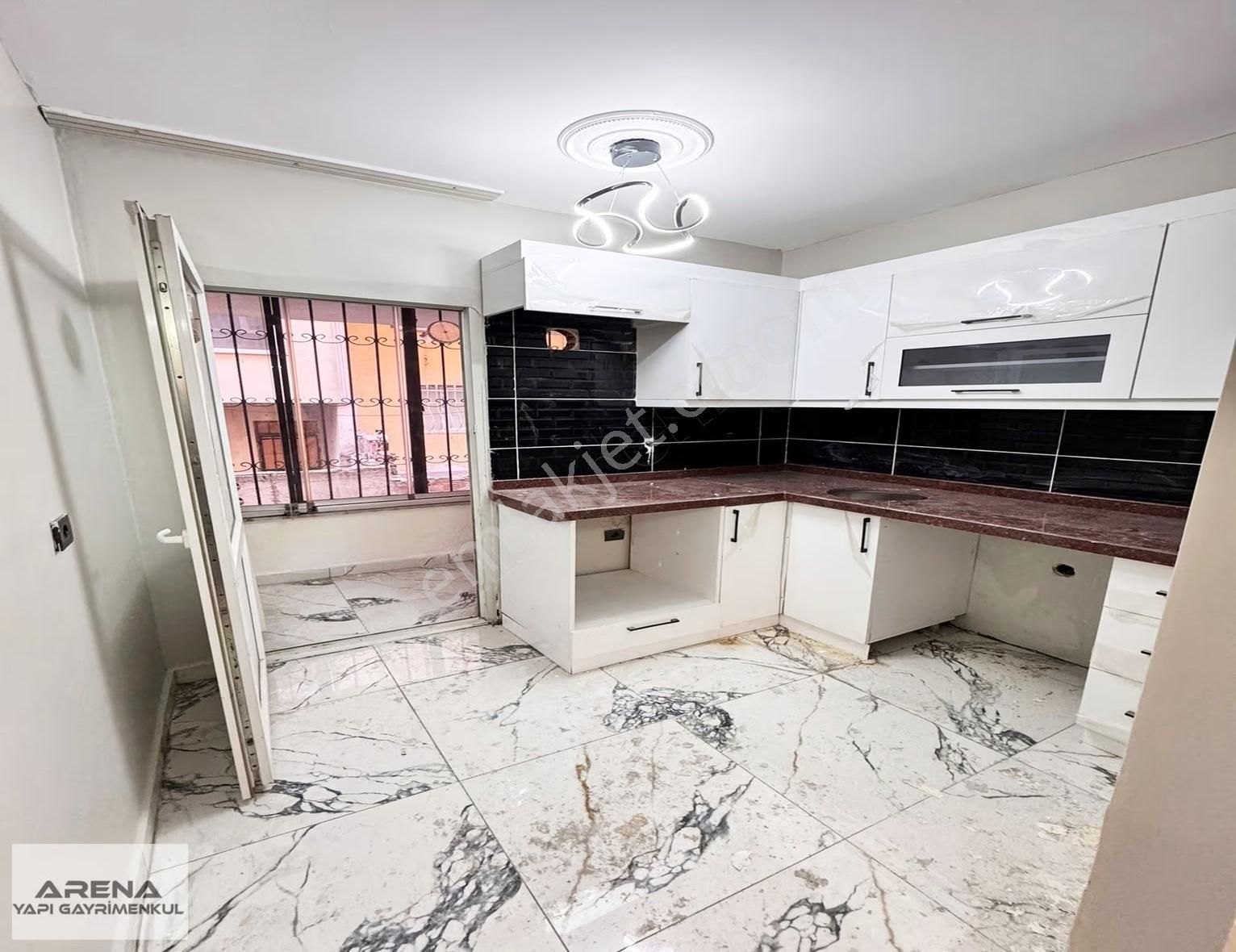 İskanlı, Krediye Uygun Ve Ferah Kullanım Alanı İle 1+1 Daire - Görsel 12