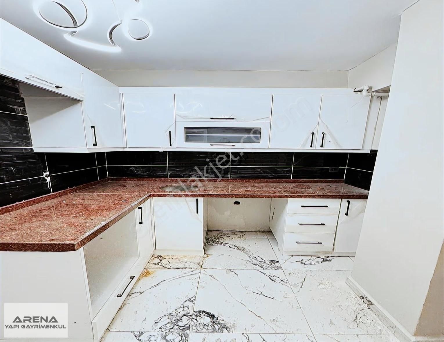 İskanlı, Krediye Uygun Ve Ferah Kullanım Alanı İle 1+1 Daire