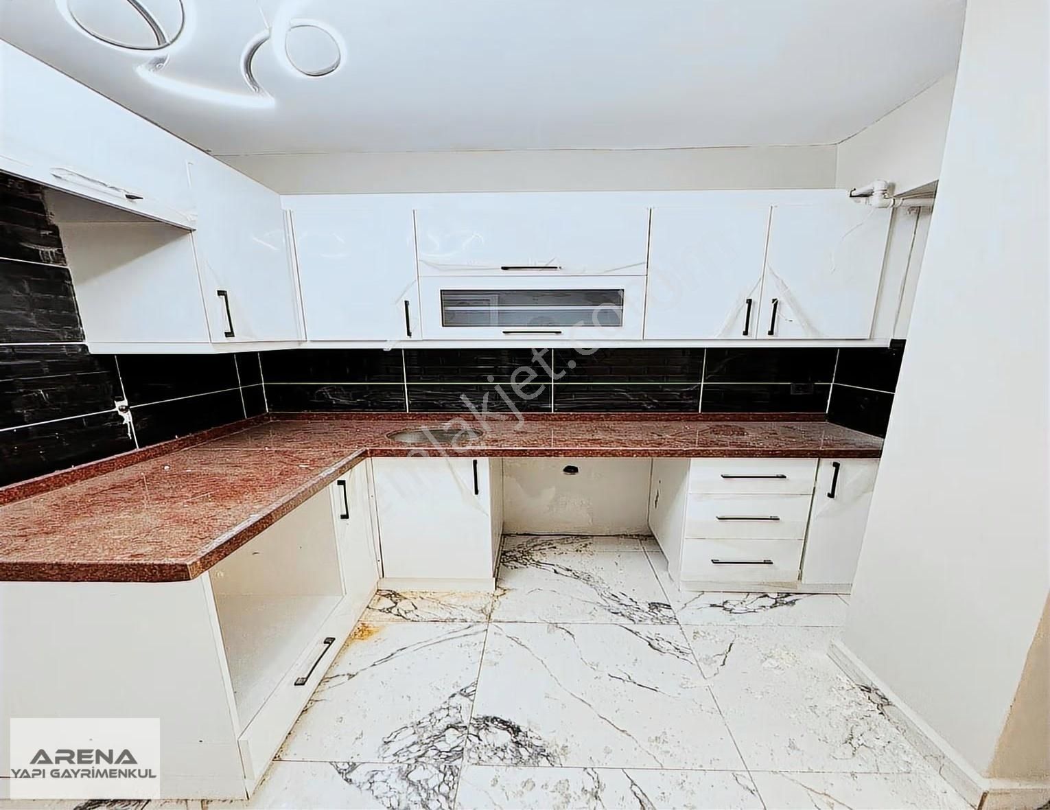 İskanlı, Krediye Uygun Ve Ferah Kullanım Alanı İle 1+1 Daire - Görsel 28