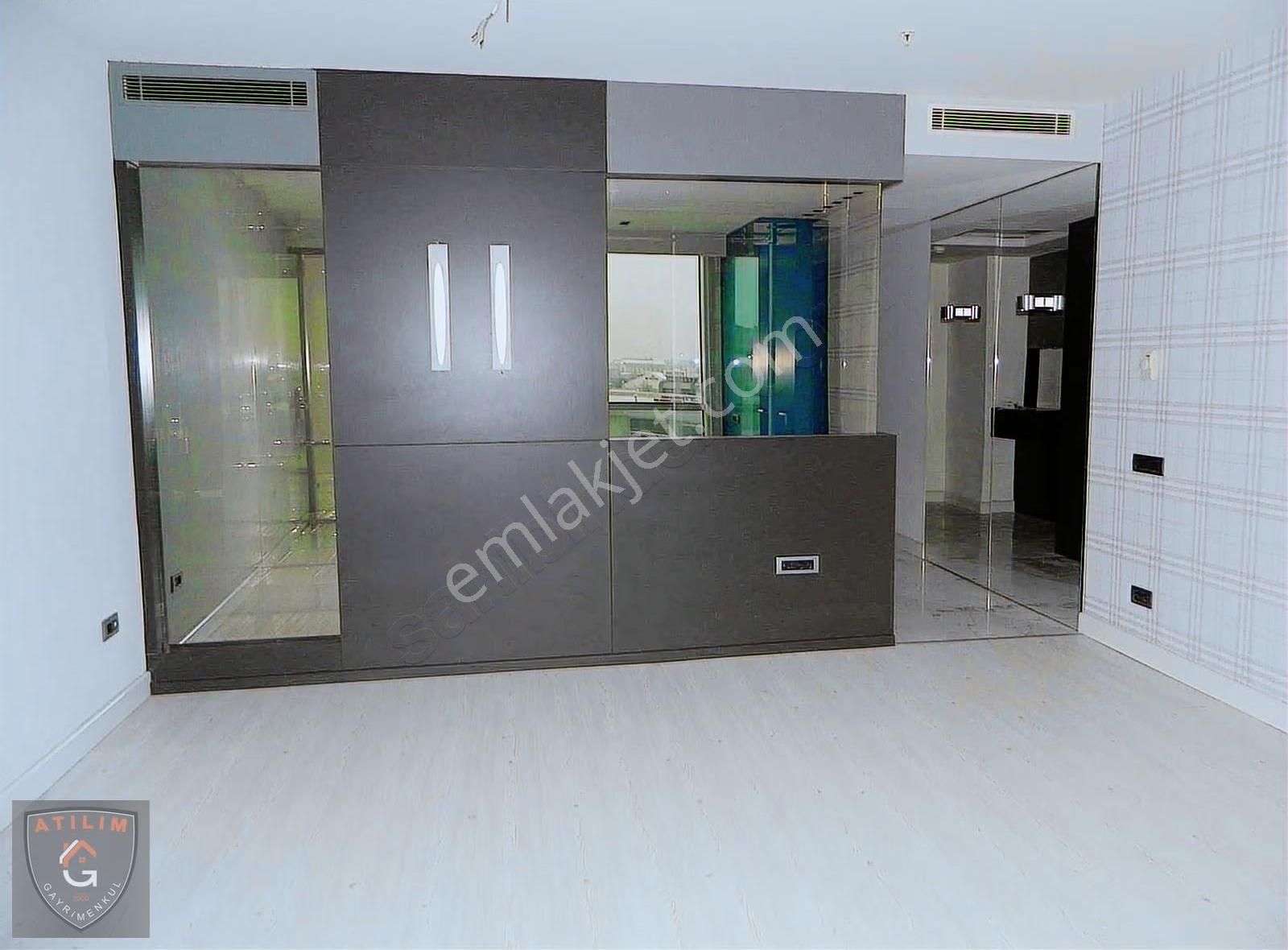 Skyport Residence 'da Yüksek Katta Deniz Manzaralı Stüdyo Ofis