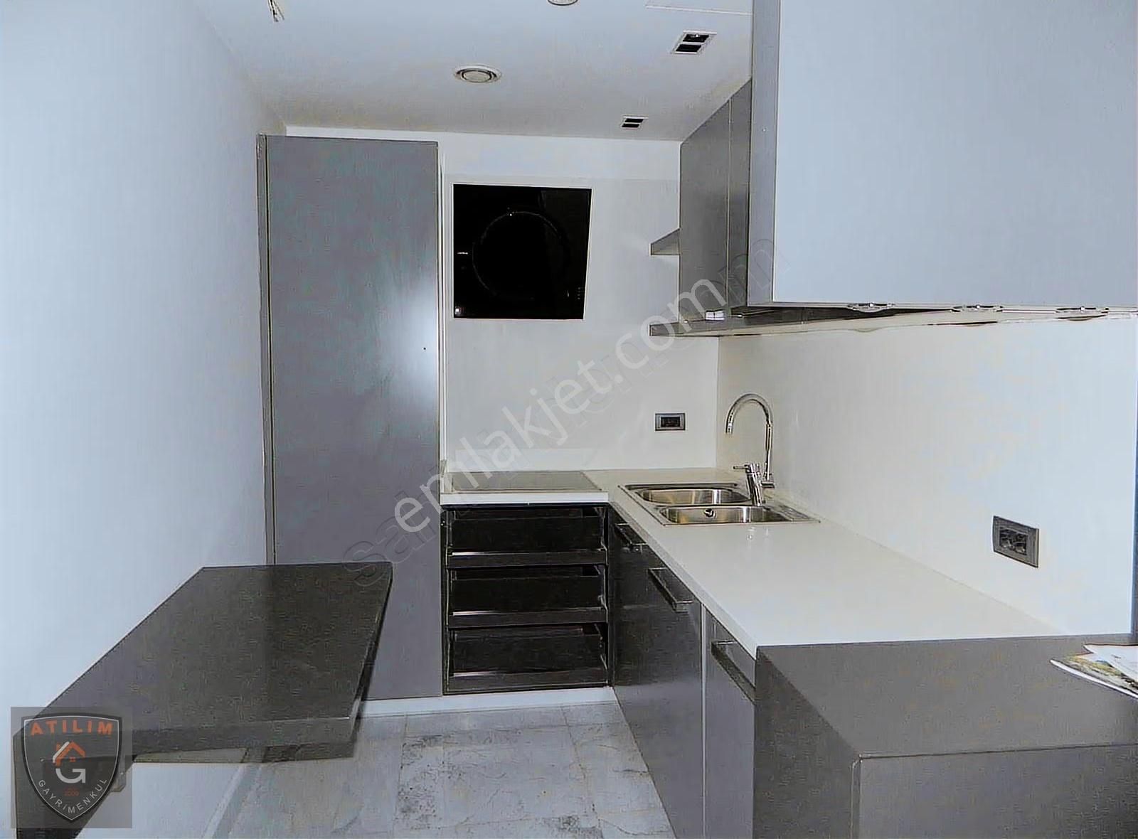 Skyport Residence 'da Yüksek Katta Deniz Manzaralı Stüdyo Ofis - Görsel 2