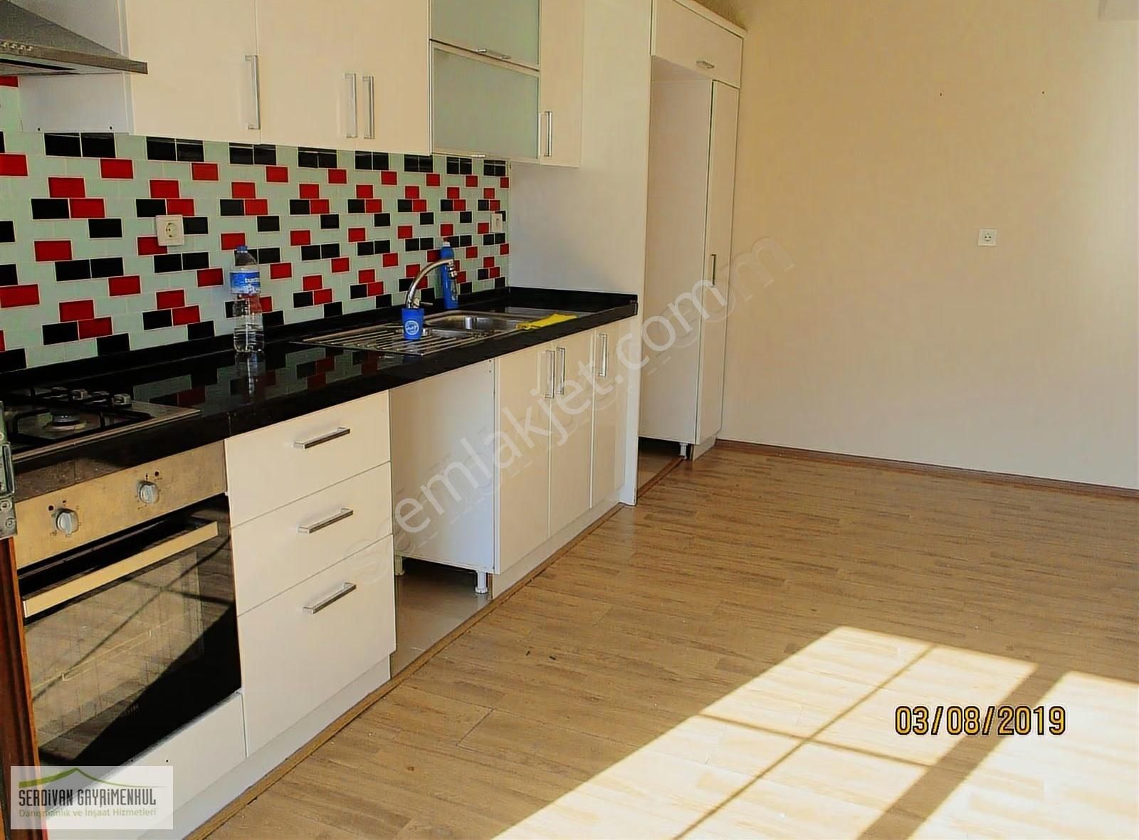 Serdivan Arabacıalanında Kiralık Geniş Daire.. - Görsel 12