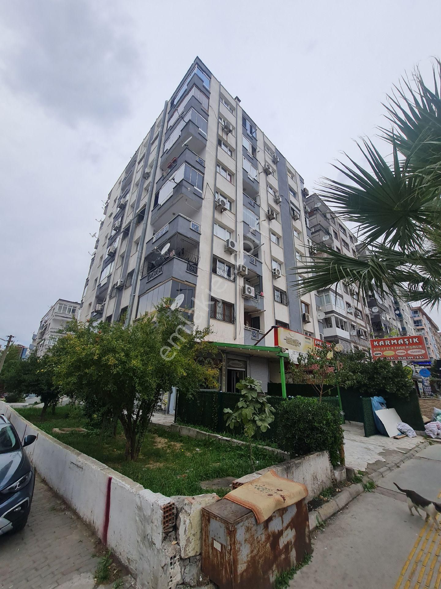 İzmir Konak Güneşli Mahallesinde Anacadde Üzeri Satılık