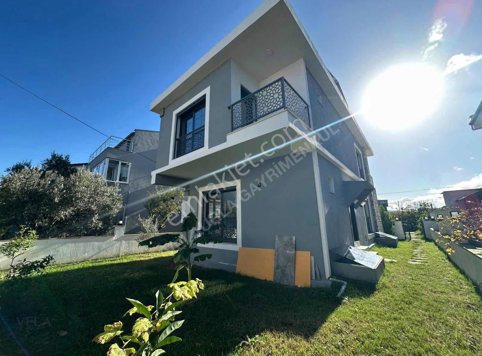 Urla Atatürk Mahallesi Bahçeli 6+2 Satılık Müstakil Villa - Görsel 13