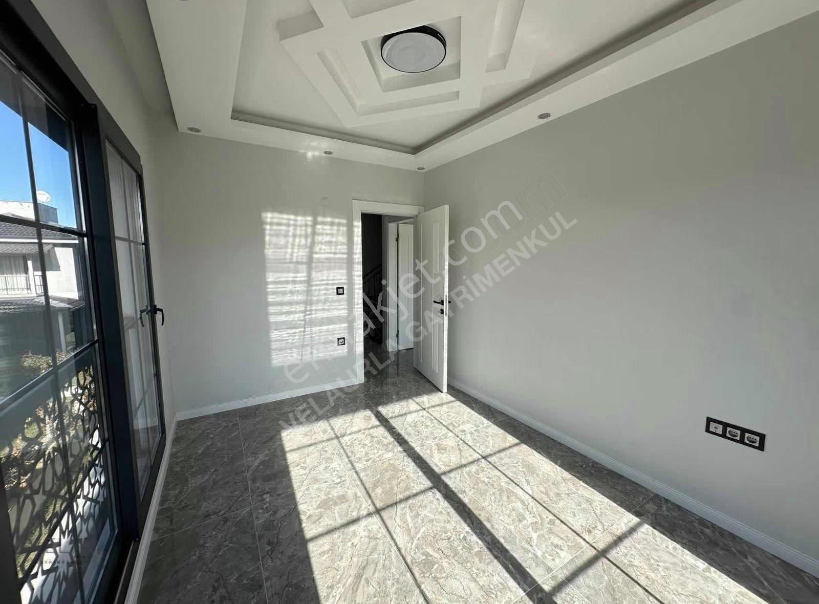 Urla Atatürk Mahallesi Bahçeli 6+2 Satılık Müstakil Villa - Görsel 20