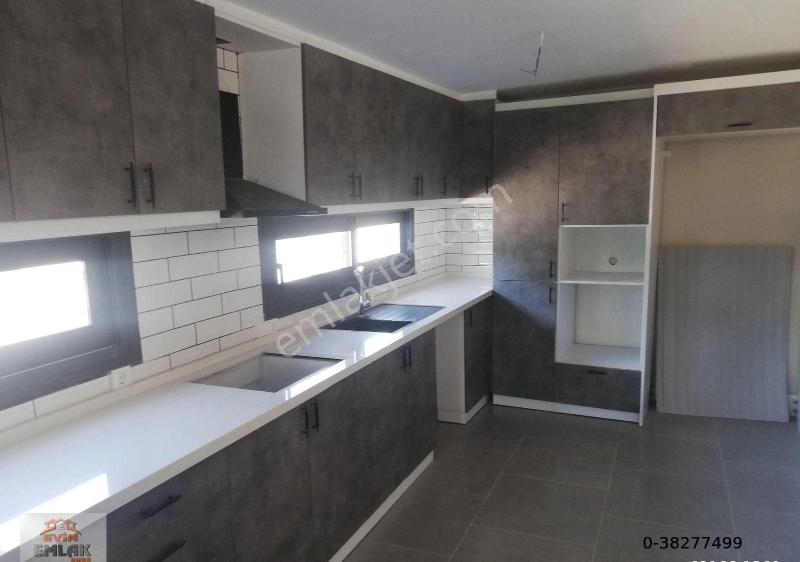 Urla Kum Plajında Denize Sıfır 4+1 Villa - Görsel 12