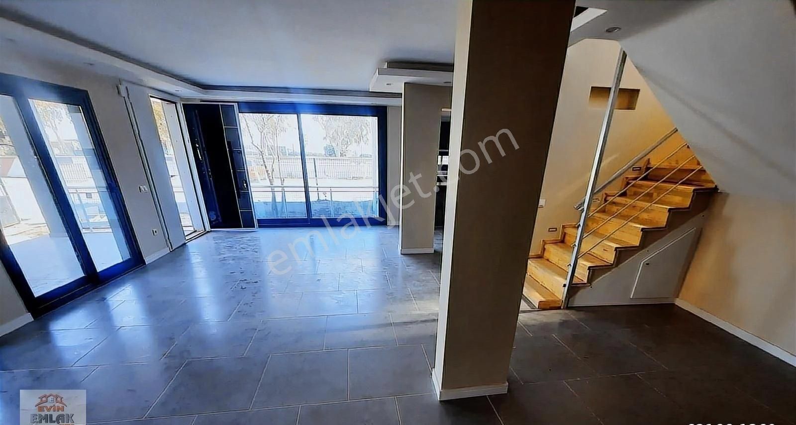 Urla Kum Plajında Denize Sıfır 4+1 Villa - Görsel 7