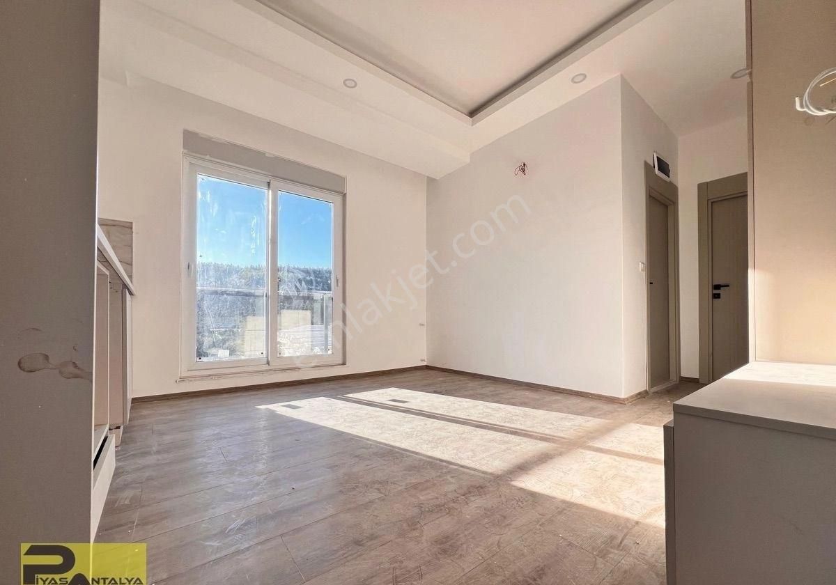 Otobüs Durağı Yanında Arakatta Yatırım Fırsatı - Görsel 2