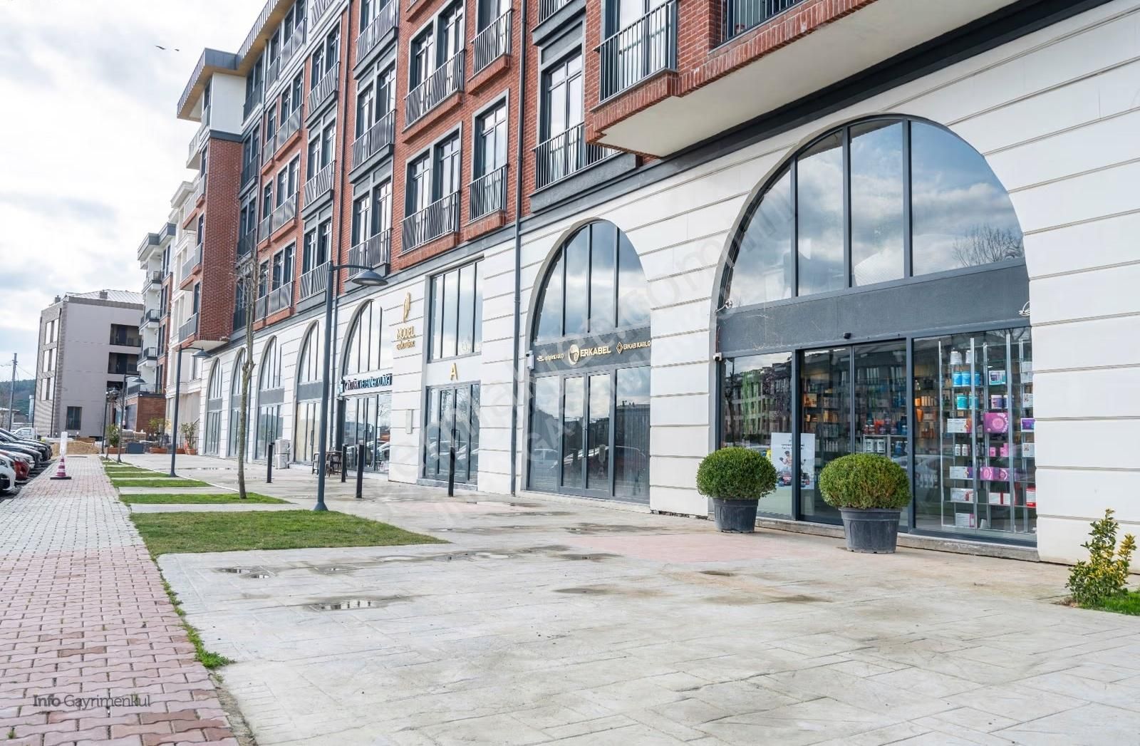 İnfo Gayrimenkul'den Model Göktürk'te Kiralık Mağazalar