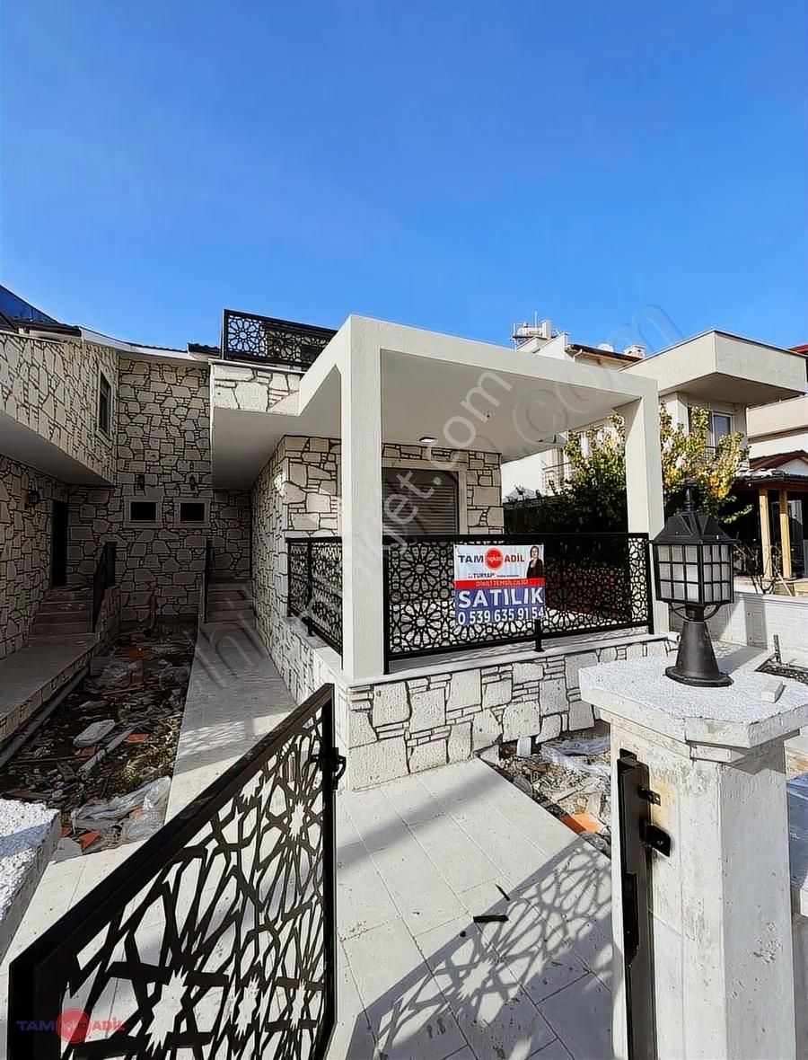 Dikili Salihleraltında Satılık Villa