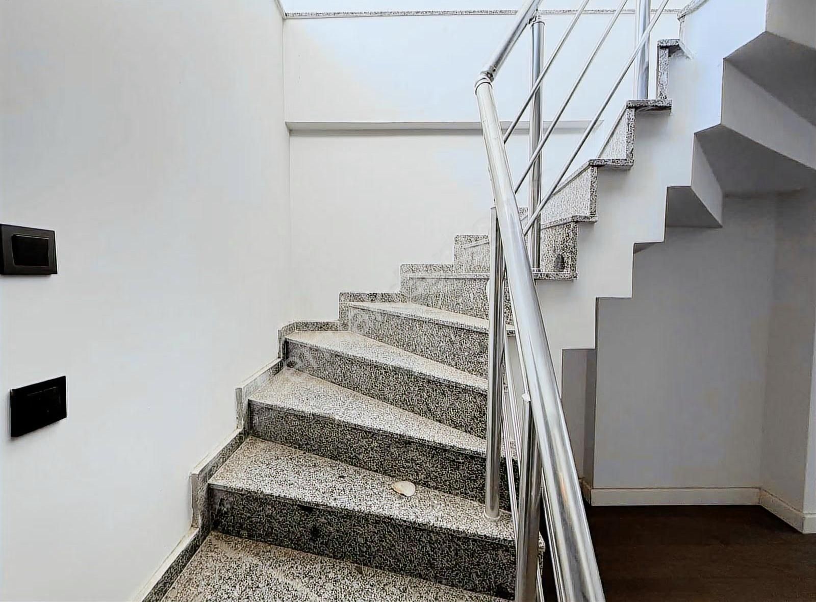 Merkezi Konumda Passa Plazada Satılık 3+1 Dubleks Ofis - Görsel 14