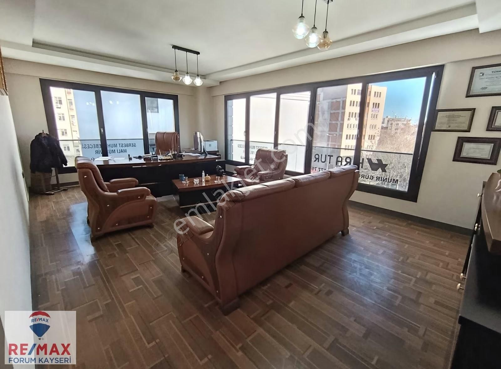 Şehir Merkezi Düvenönünde Satılık 2+1 Lüks Ofis - Görsel 10