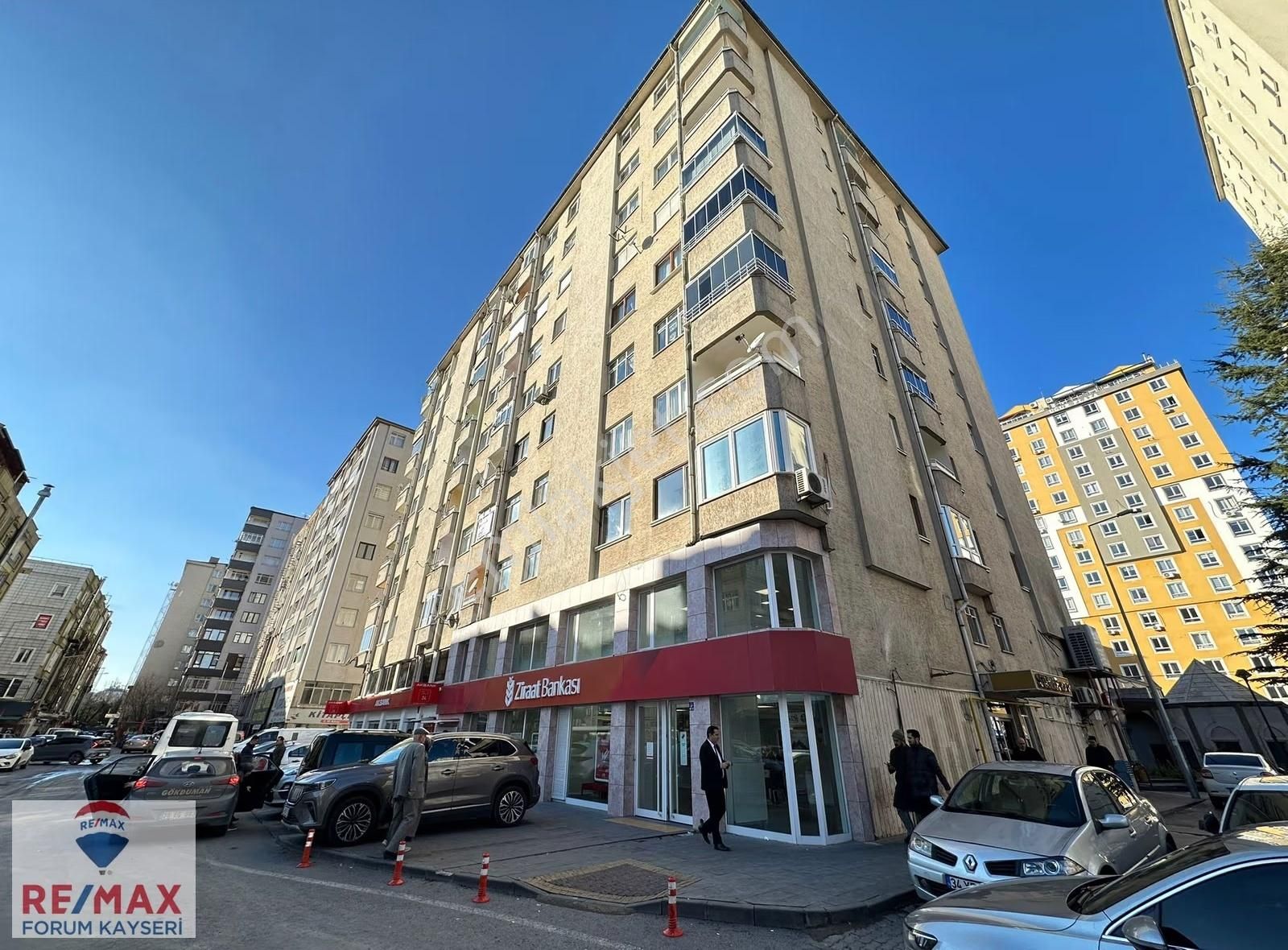 Şehir Merkezinde Satılık 3+1 Geniş Daire.