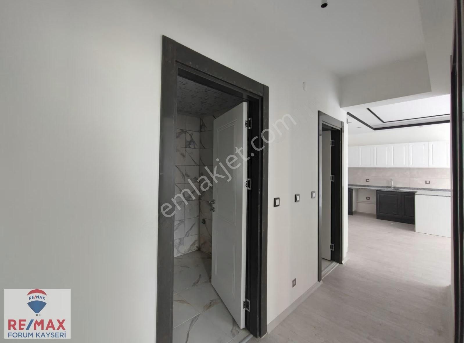 Eczaneler Arkası Meskenli 2+1 Meskenli Daire - Görsel 24