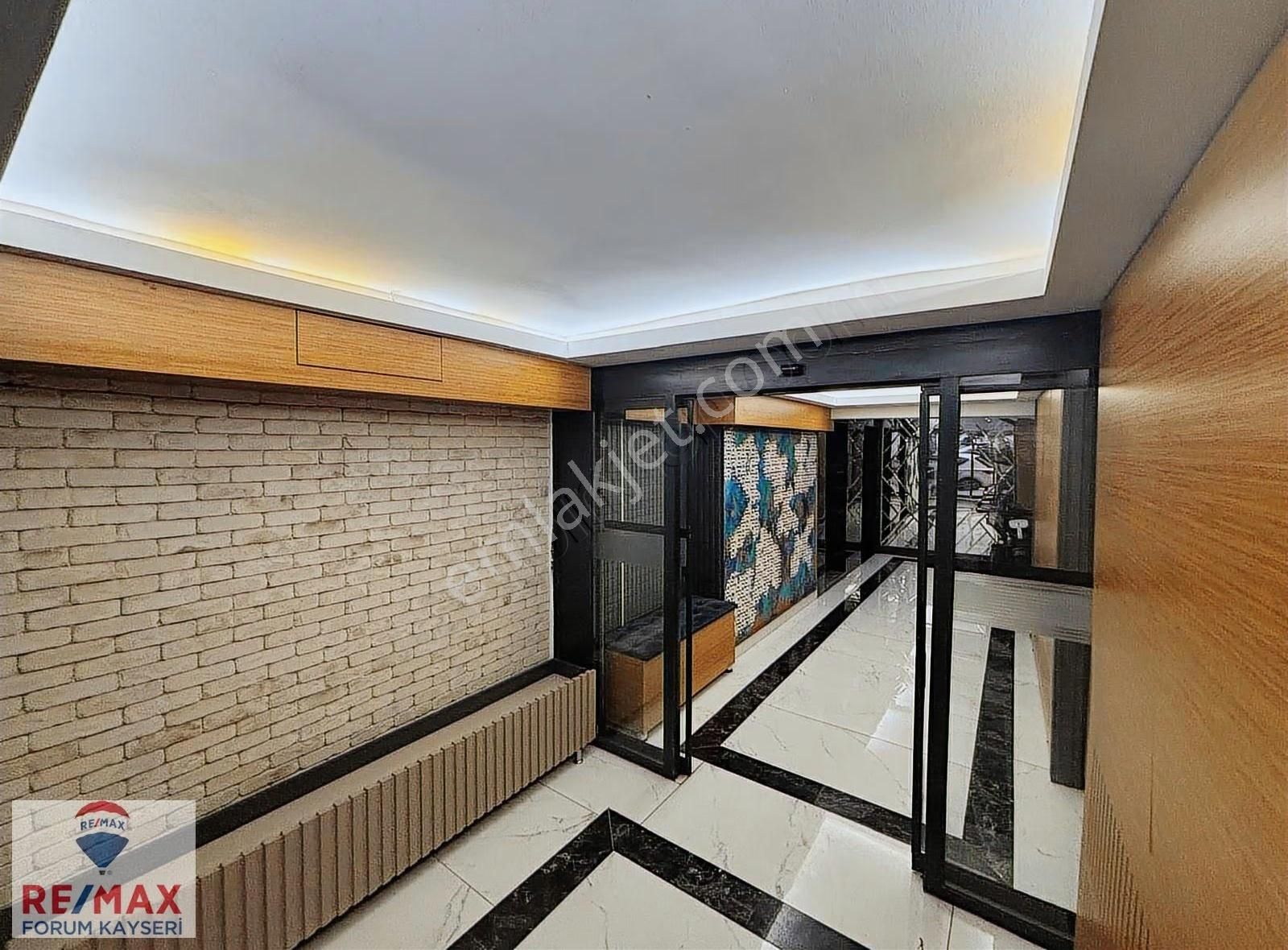 Sahabiye Mahallesinde Mükemmel Konumda Satılık 4+1 Daire - Görsel 22