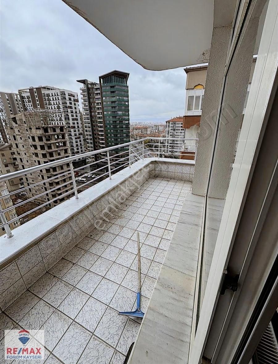 Sahabiye Mahallesinde Mükemmel Konumda Satılık 4+1 Daire - Görsel 16