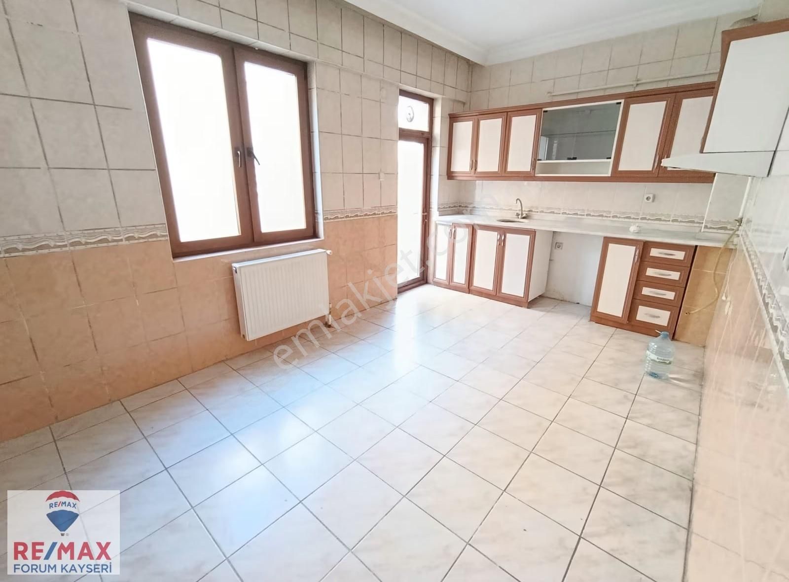 Fevzi Çakmakta Kiralık 3+1 Daire - Görsel 16