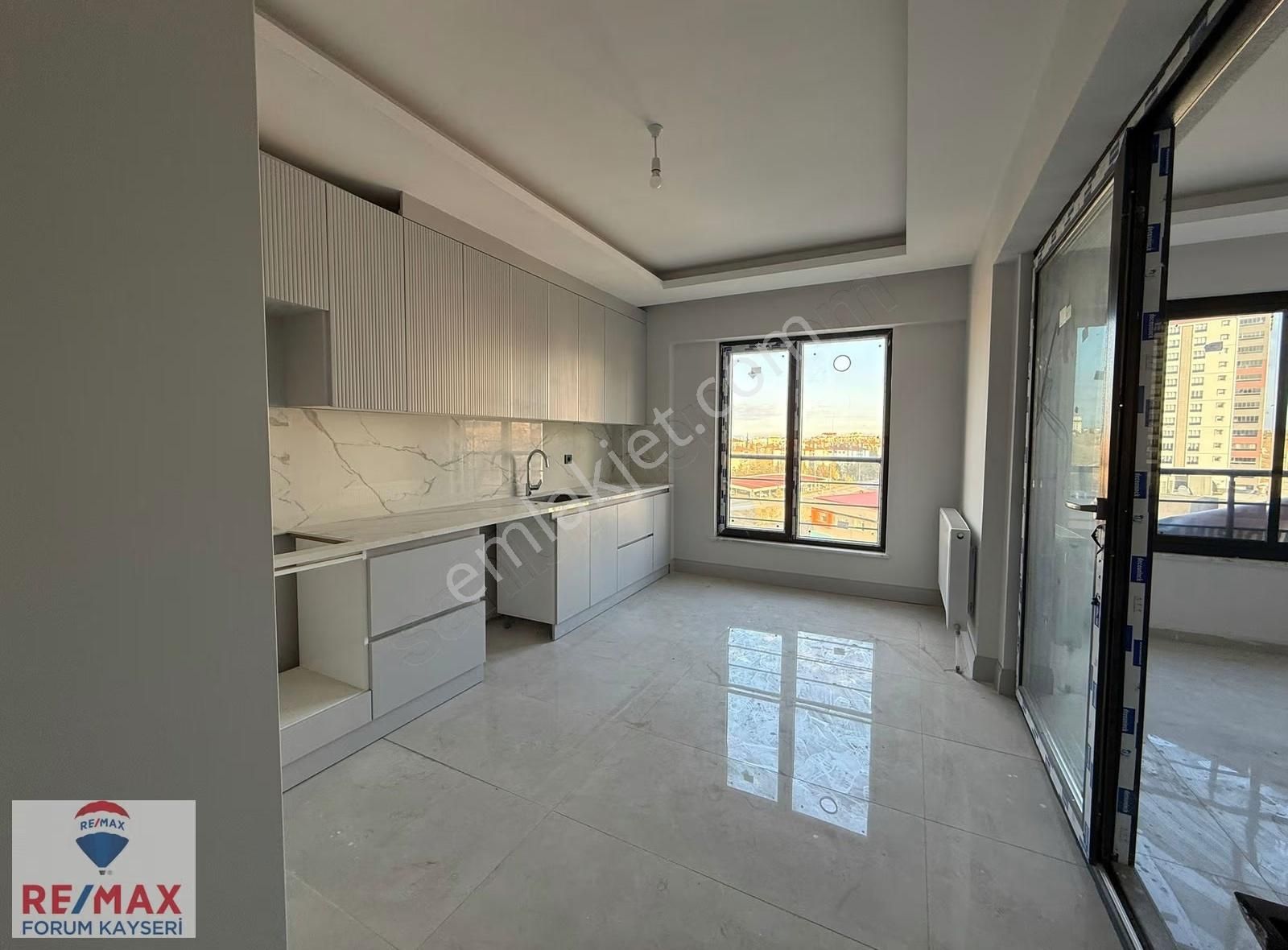 Tınaztepe Mahallesinde Kış Bahçeli Satılık 3+1 Daire - Görsel 20