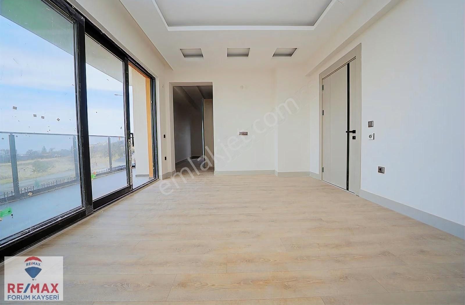 Hacılar Erciyeste Kapalı Otoparklı 4,5+1 Satılık Villa - Görsel 3