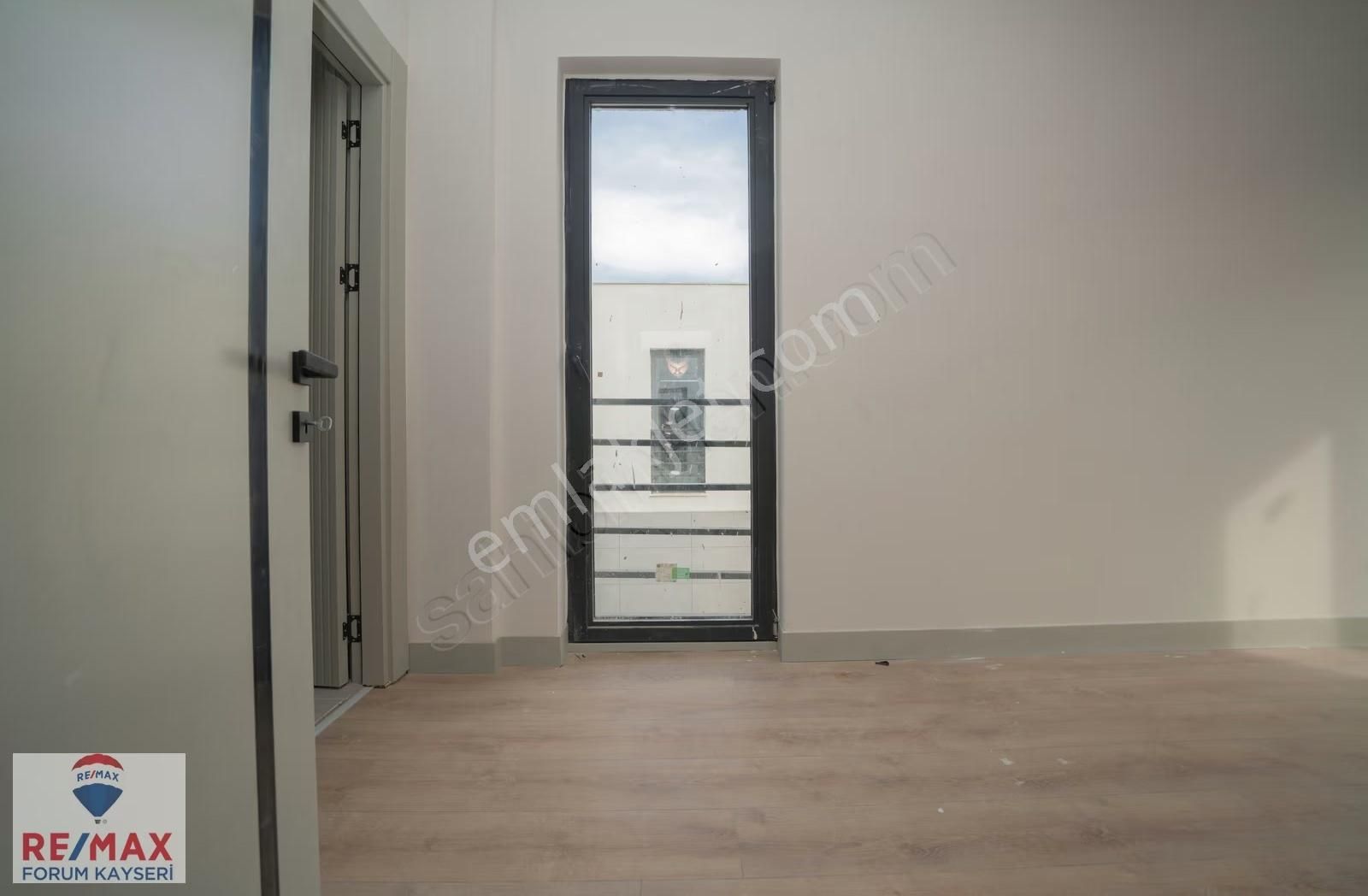 Hacılar Erciyeste Kapalı Otoparklı 4,5+1 Satılık Villa - Görsel 11