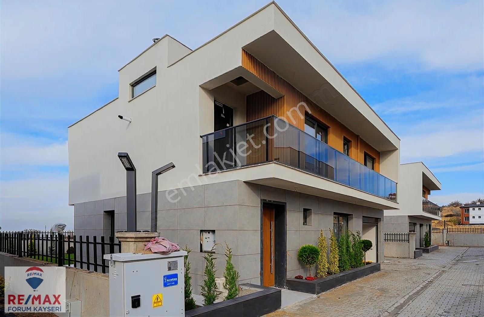 Hacılar Erciyeste Kapalı Otoparklı 4,5+1 Satılık Villa - Görsel 27