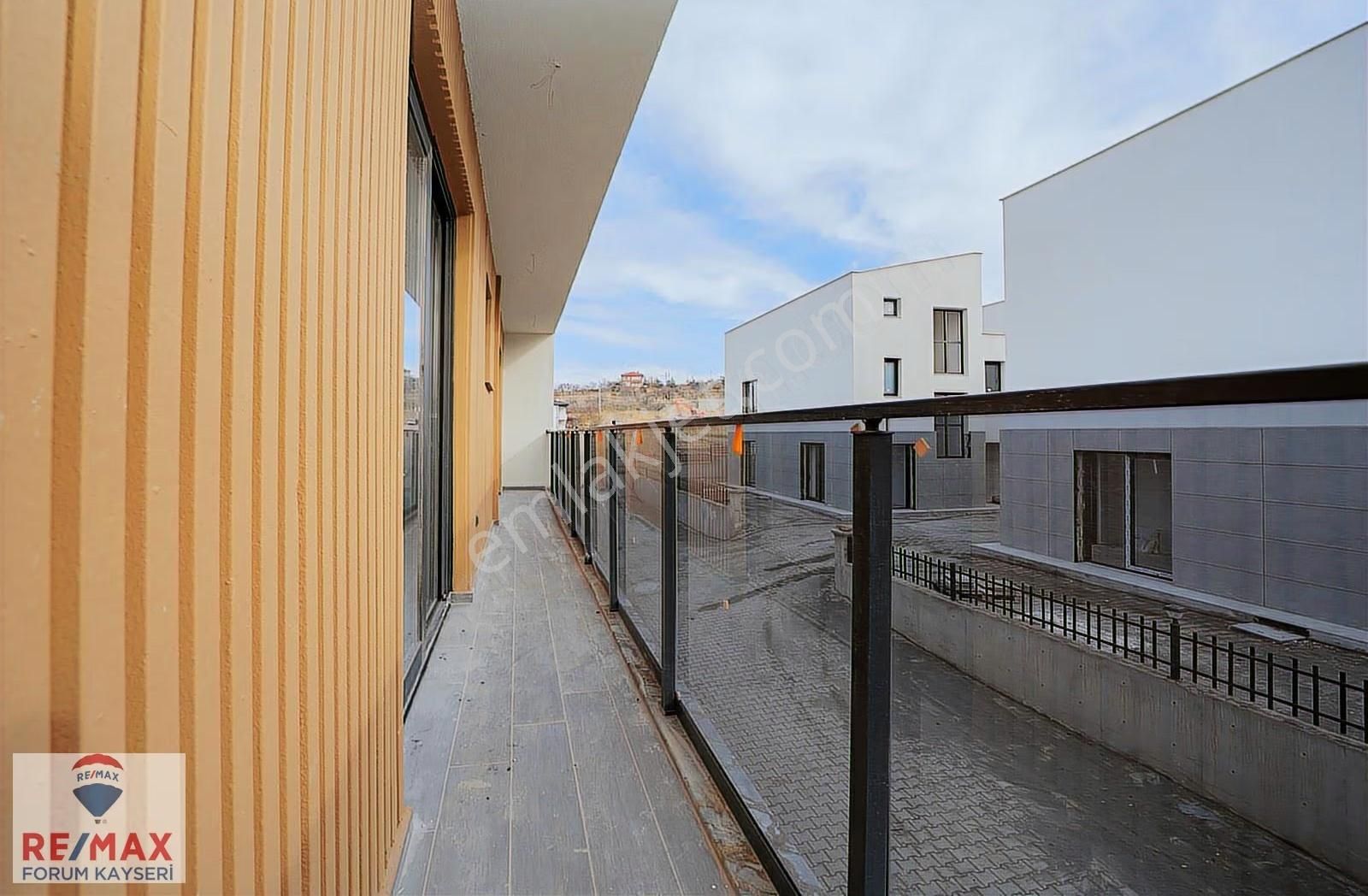 Hacılar Erciyeste Kapalı Otoparklı 4,5+1 Satılık Villa - Görsel 14