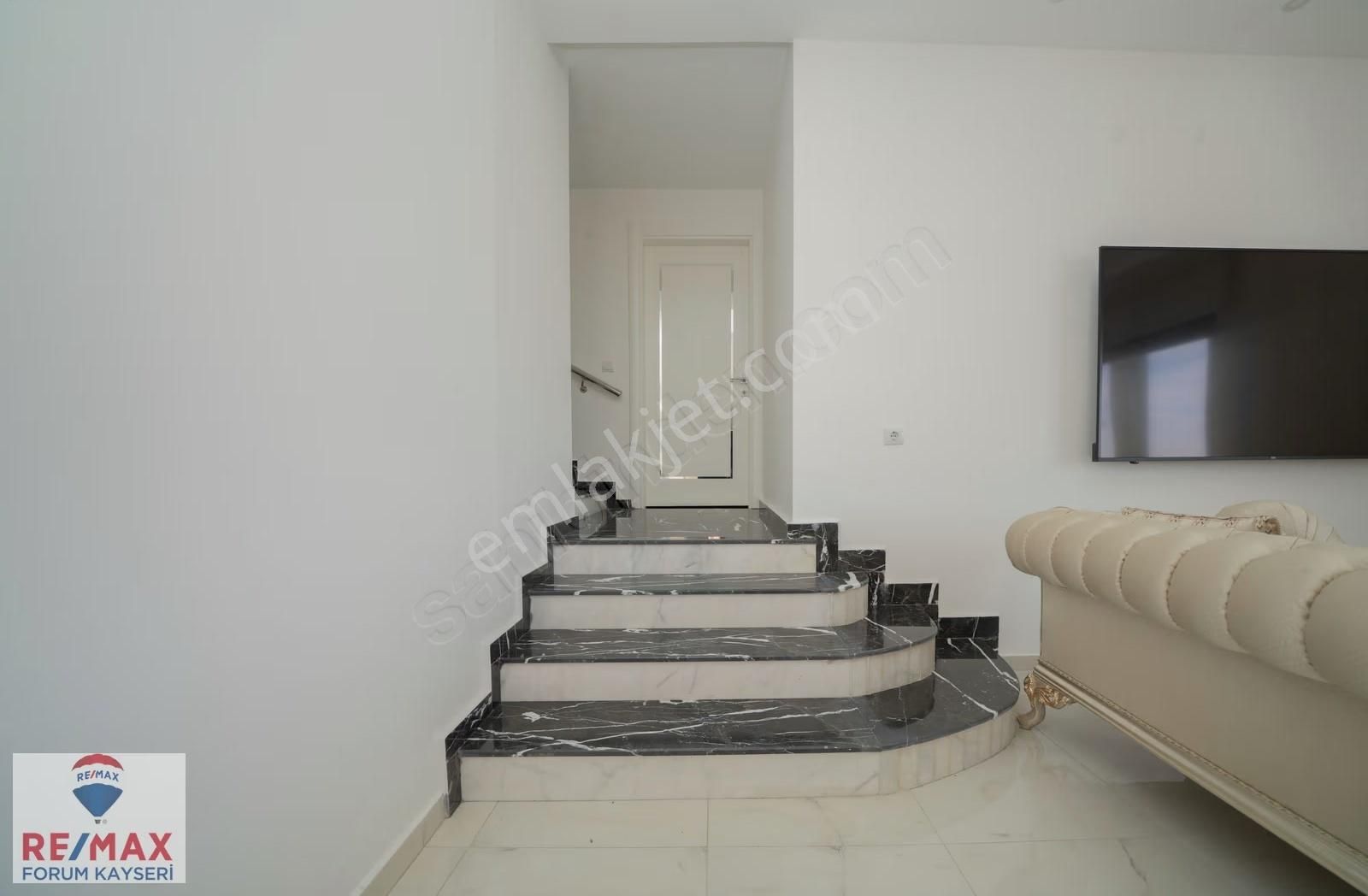 Hacılar Akdamda Özel Yapım Şehir Manzaralı 7+2 Satılık Villa - Görsel 4