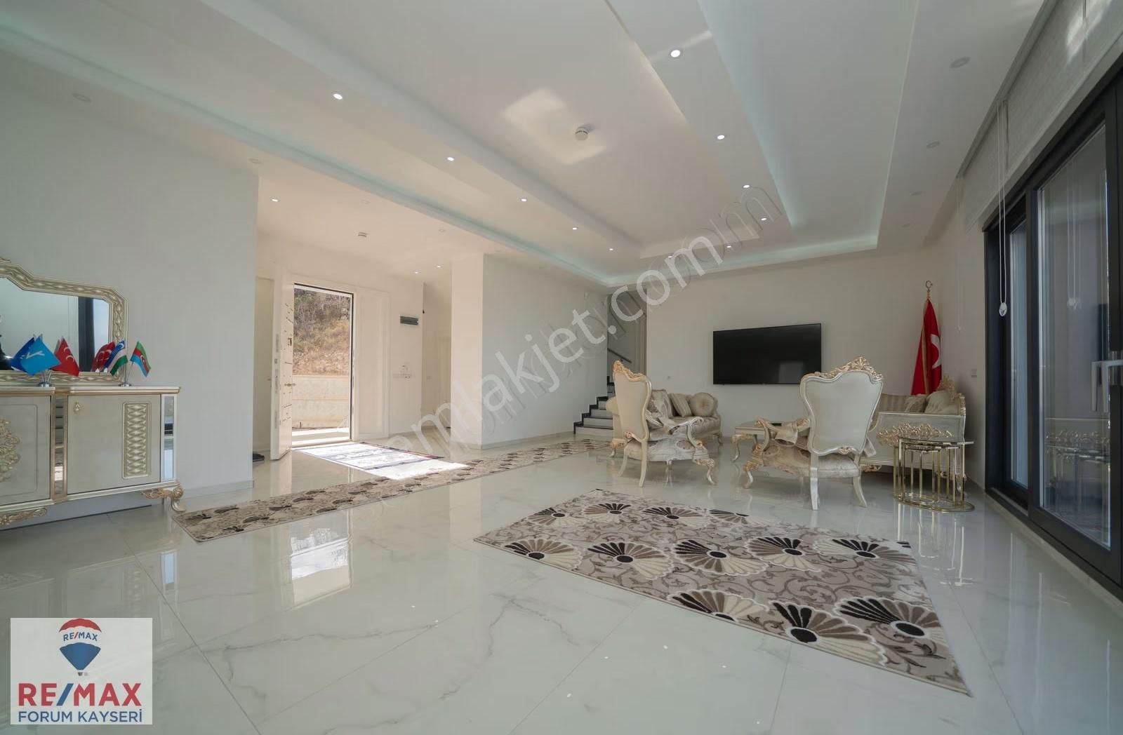 Hacılar Akdamda Özel Yapım Şehir Manzaralı 7+2 Satılık Villa - Görsel 13