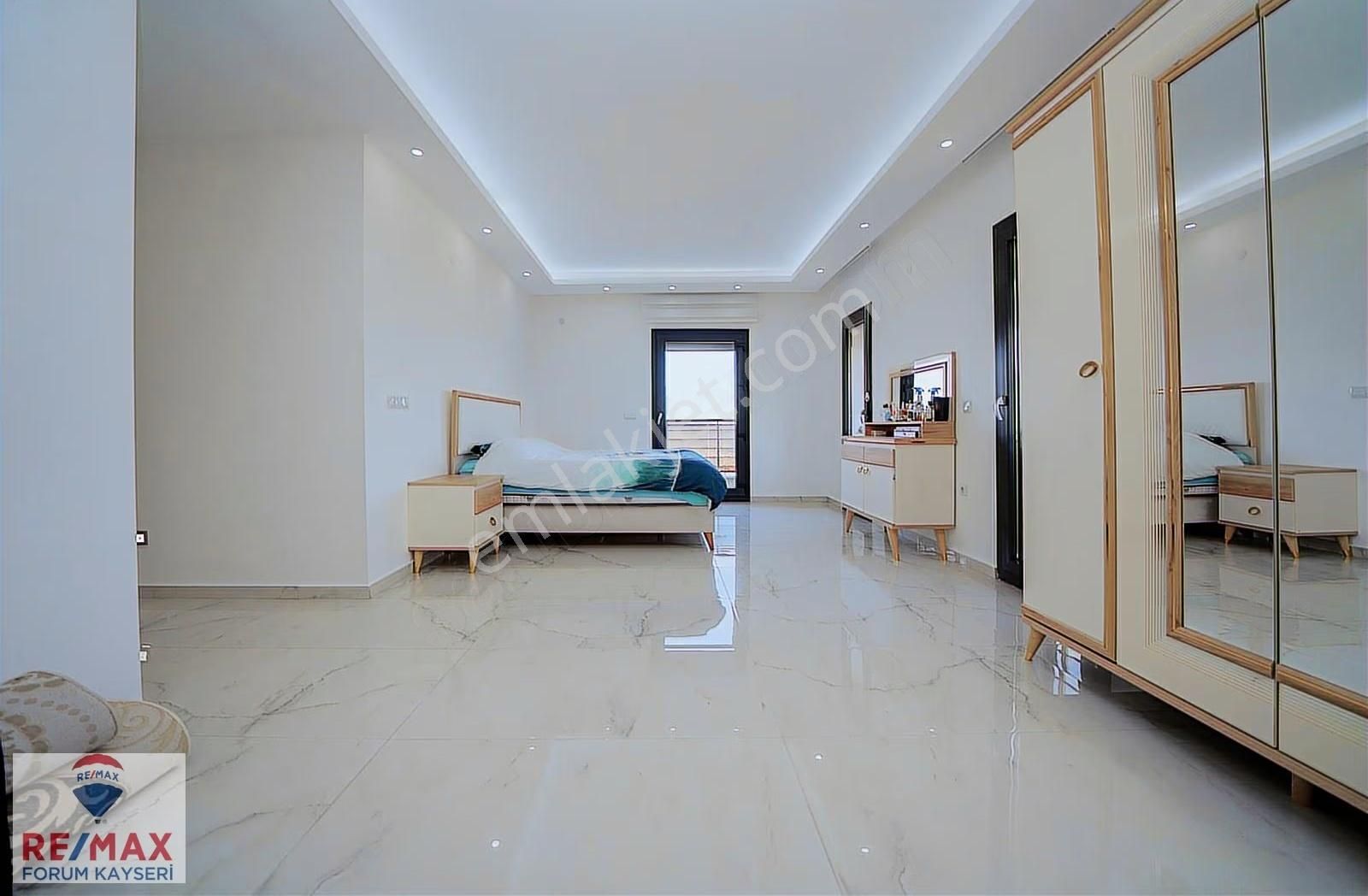 Hacılar Akdamda Özel Yapım Şehir Manzaralı 7+2 Satılık Villa - Görsel 15