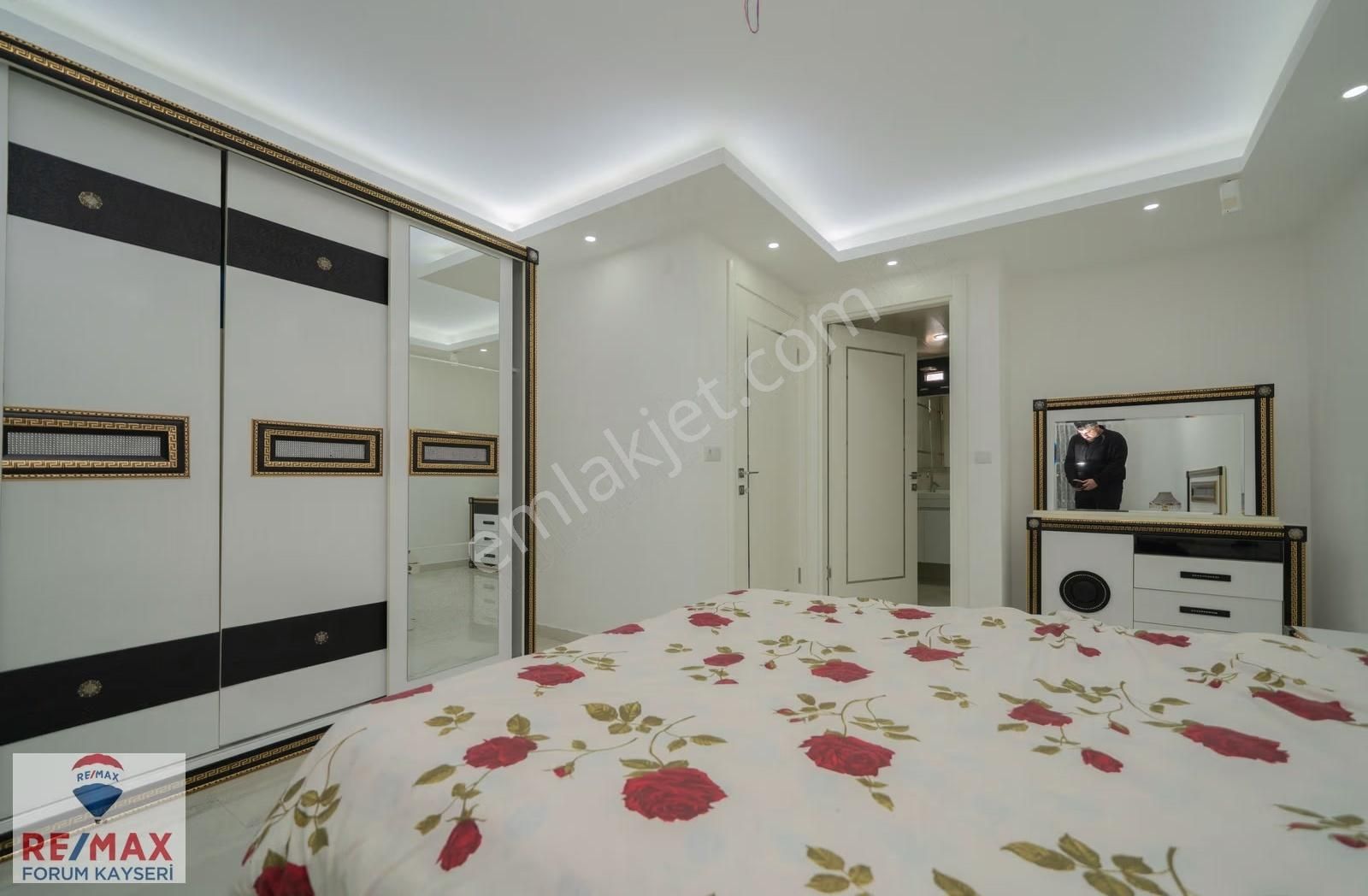 Hacılar Akdamda Özel Yapım Şehir Manzaralı 7+2 Satılık Villa - Görsel 2