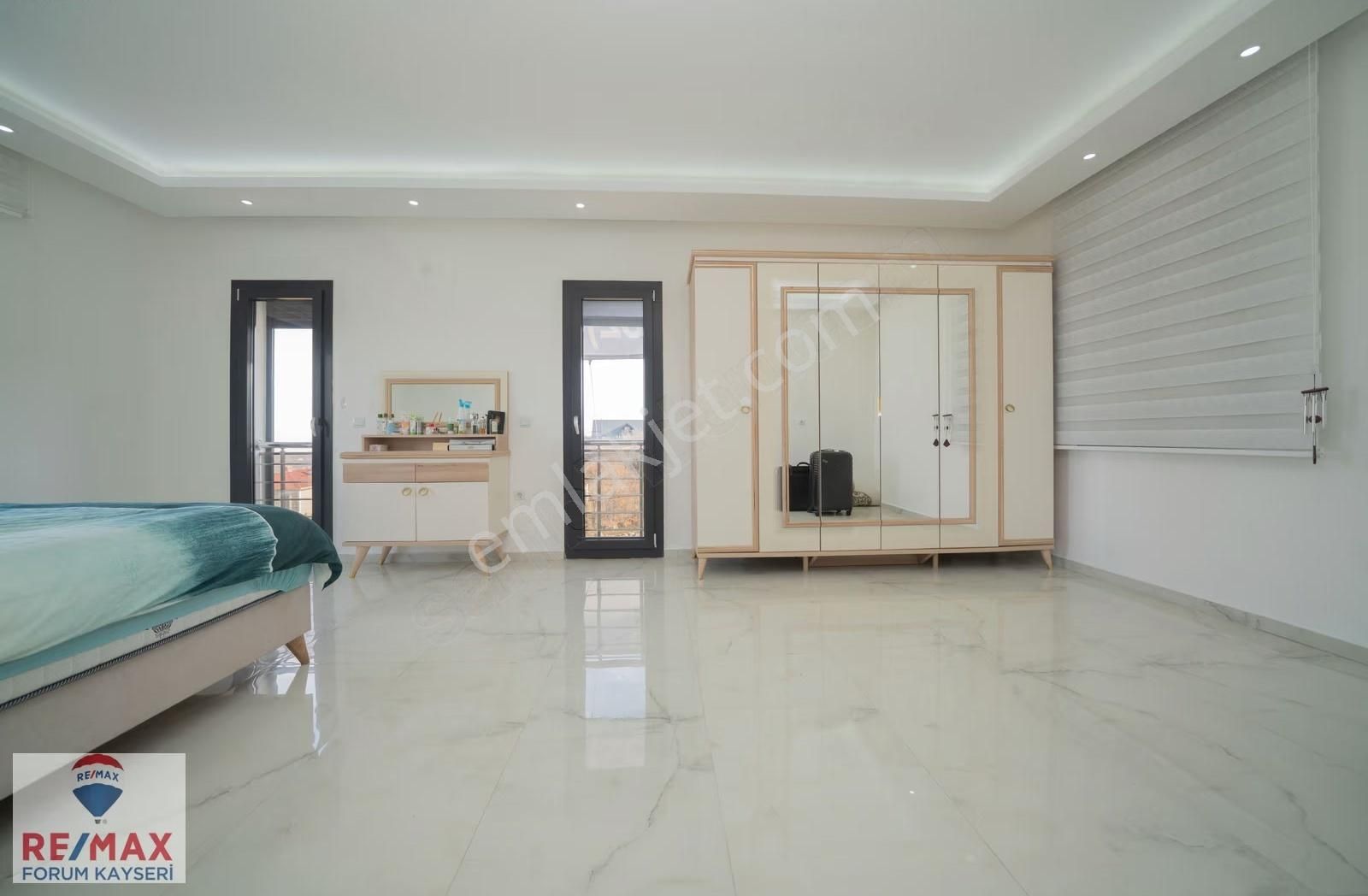 Hacılar Akdamda Özel Yapım Şehir Manzaralı 7+2 Satılık Villa - Görsel 7