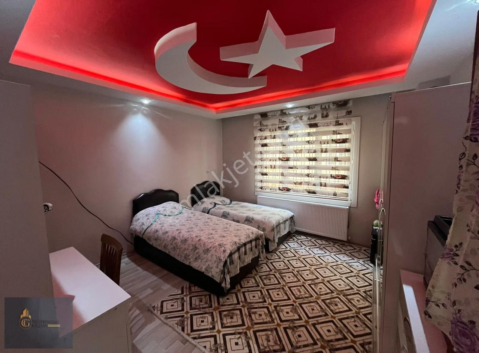 Cennet Gyo'dan Beyazlar'da Satlık 3+1 Yıkım Kararsız Ara Kat Lük