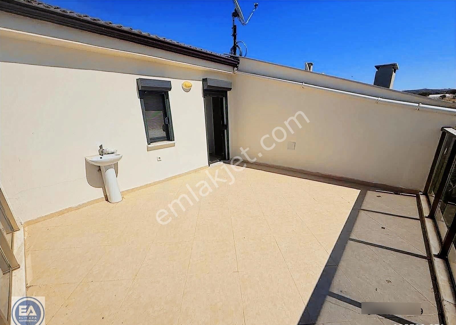 Elit Ada'dan Ferah Havuzlu Sitede 4 + 1 Satılık Villa - Görsel 26