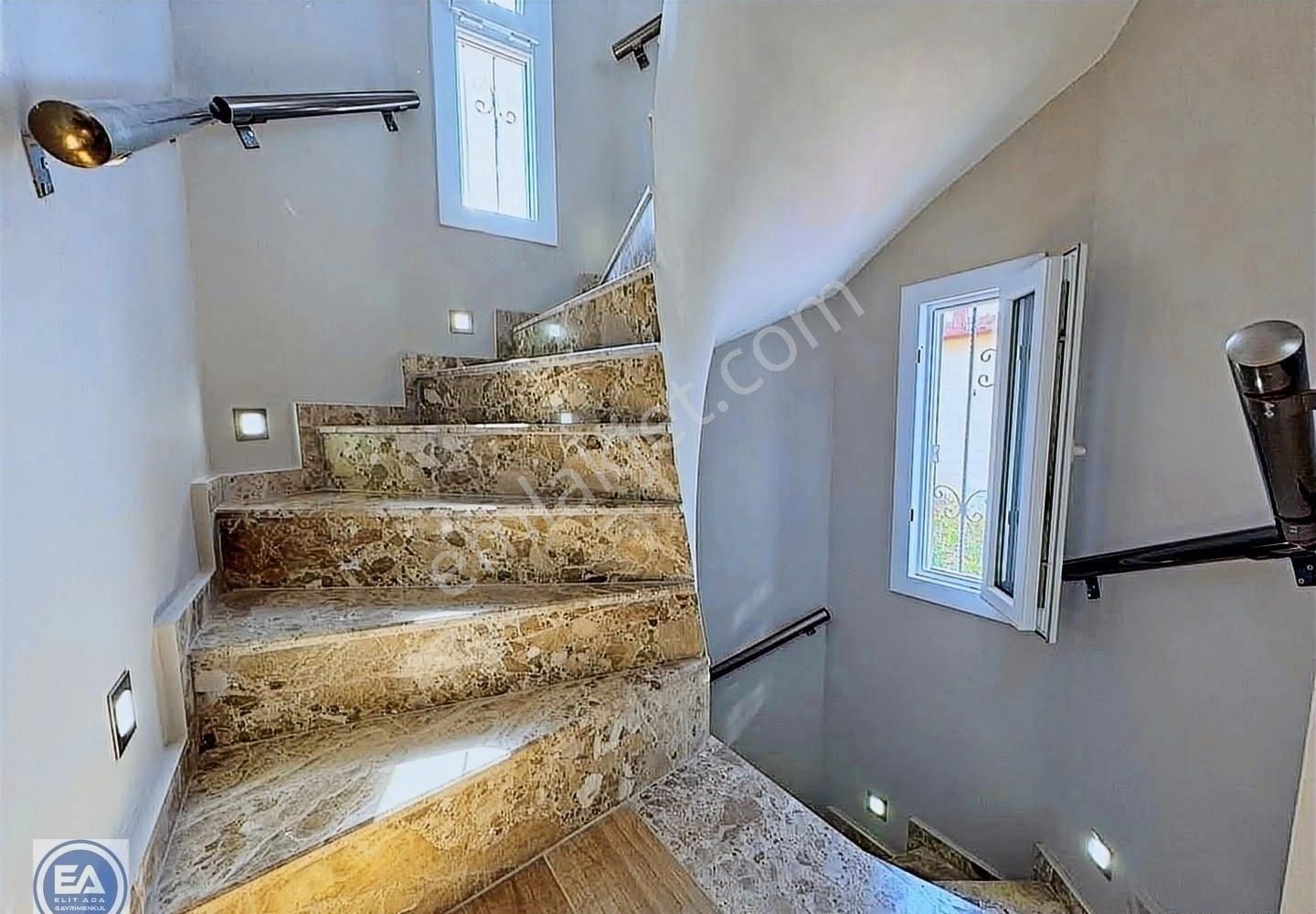 Elit Ada'dan Ferah Denize Yakın Havuzlu Köşe Konum 4+1 Satılık - Görsel 15