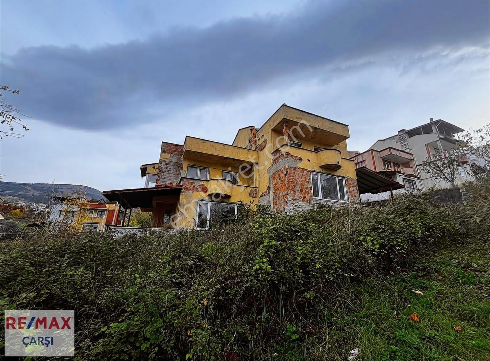 Başiskele Kılıçarslan Mah. 4+1 Satılık Natamam Villa - Görsel 9