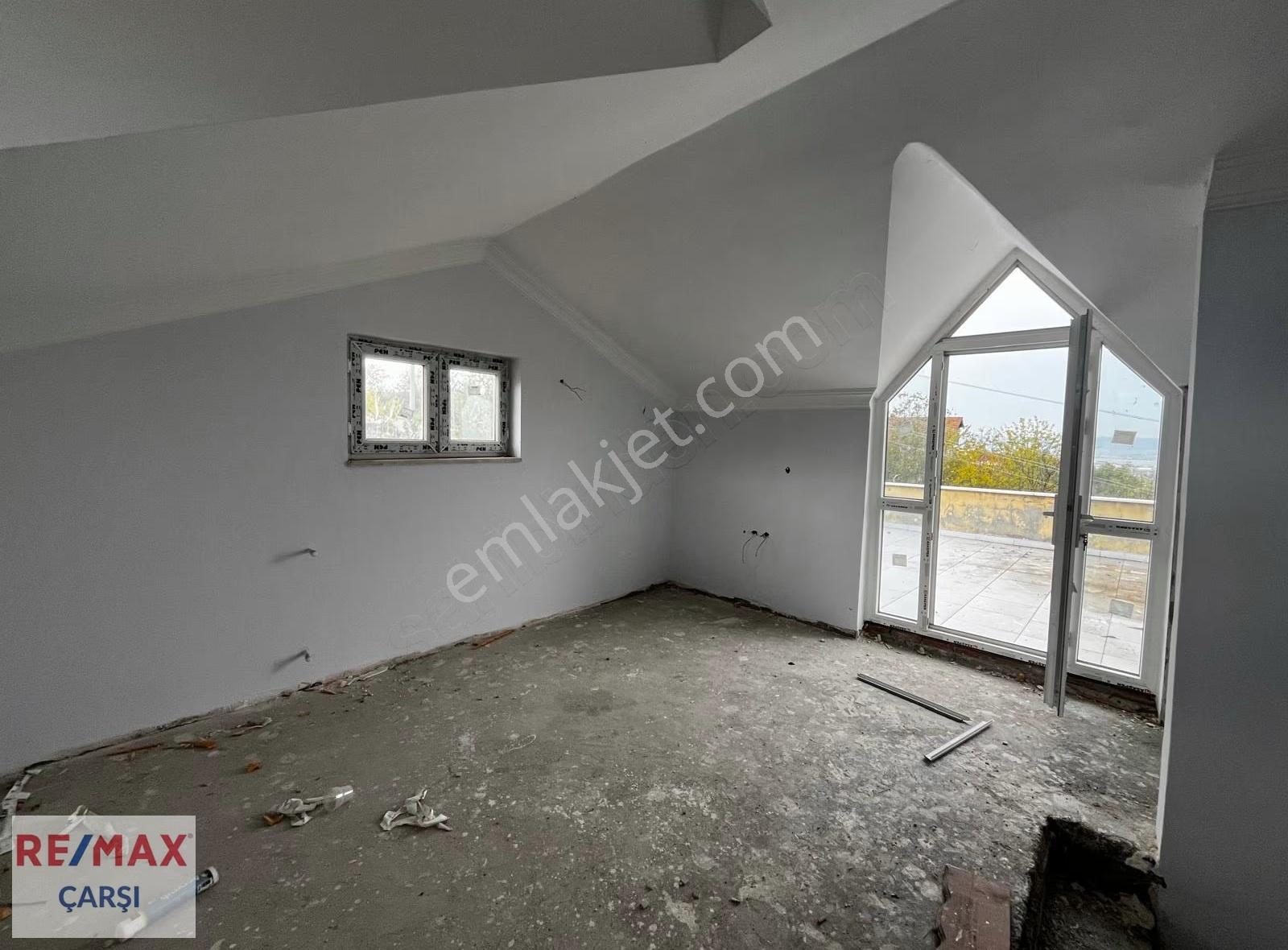 Başiskele Kılıçarslan Mah. 4+1 Satılık Natamam Villa - Görsel 14