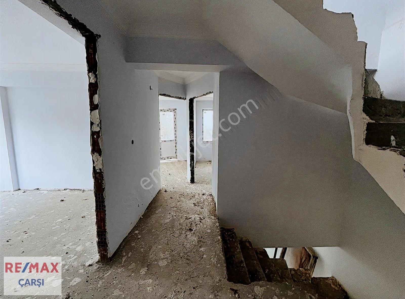 Başiskele Kılıçarslan Mah. 4+1 Satılık Natamam Villa - Görsel 2