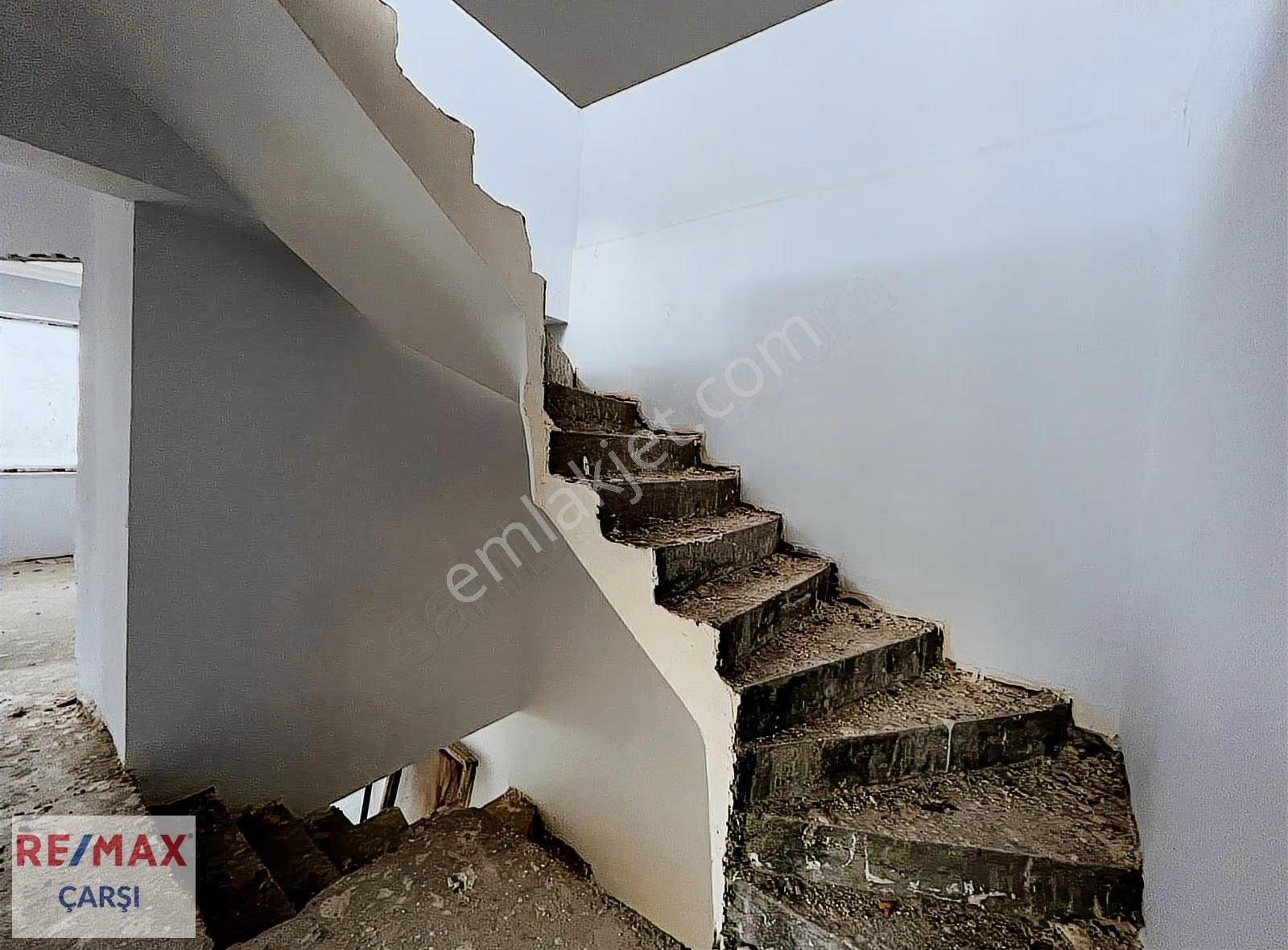 Başiskele Kılıçarslan Mah. 4+1 Satılık Natamam Villa - Görsel 11