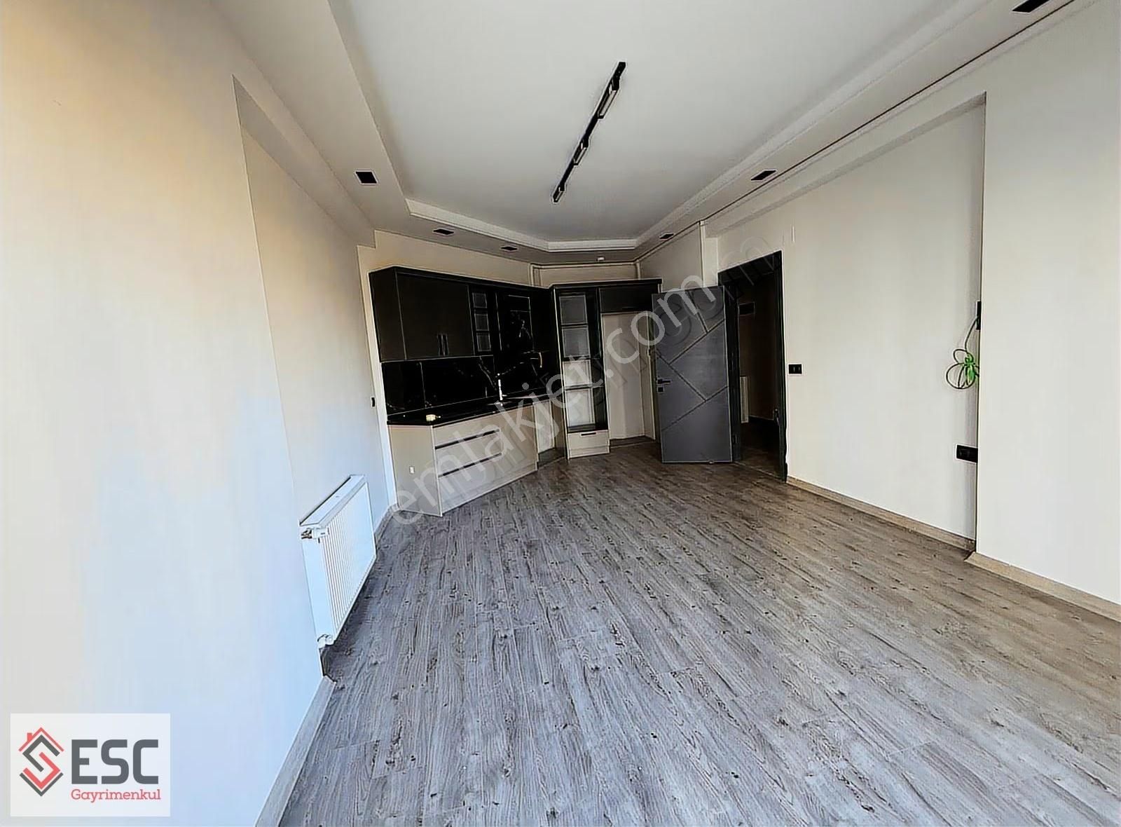 Esc'den Akdeniz Mh'de Havuzlu Site İçi Kiralık Daire Esc2210