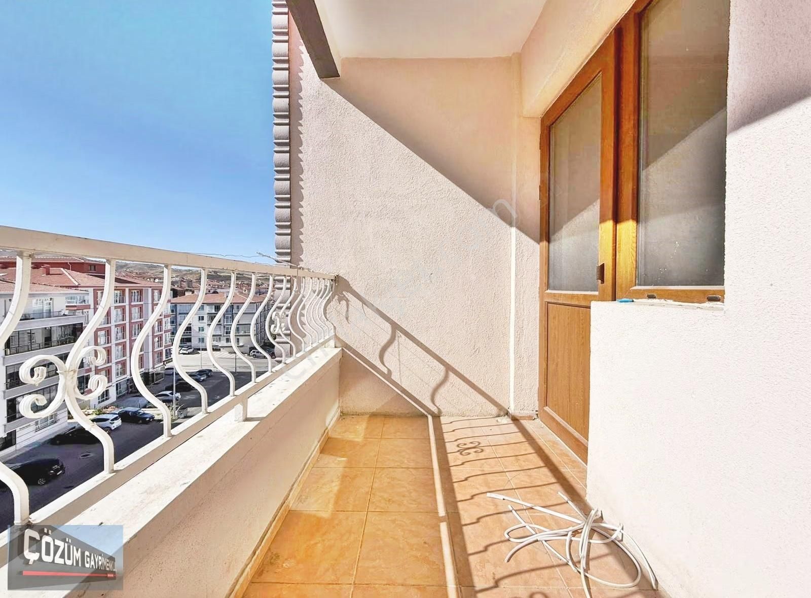 Çözüm Bağlum Merkezde 3+1 150 M2 Çok Geniş Çift Banyo Asansörlü - Görsel 5