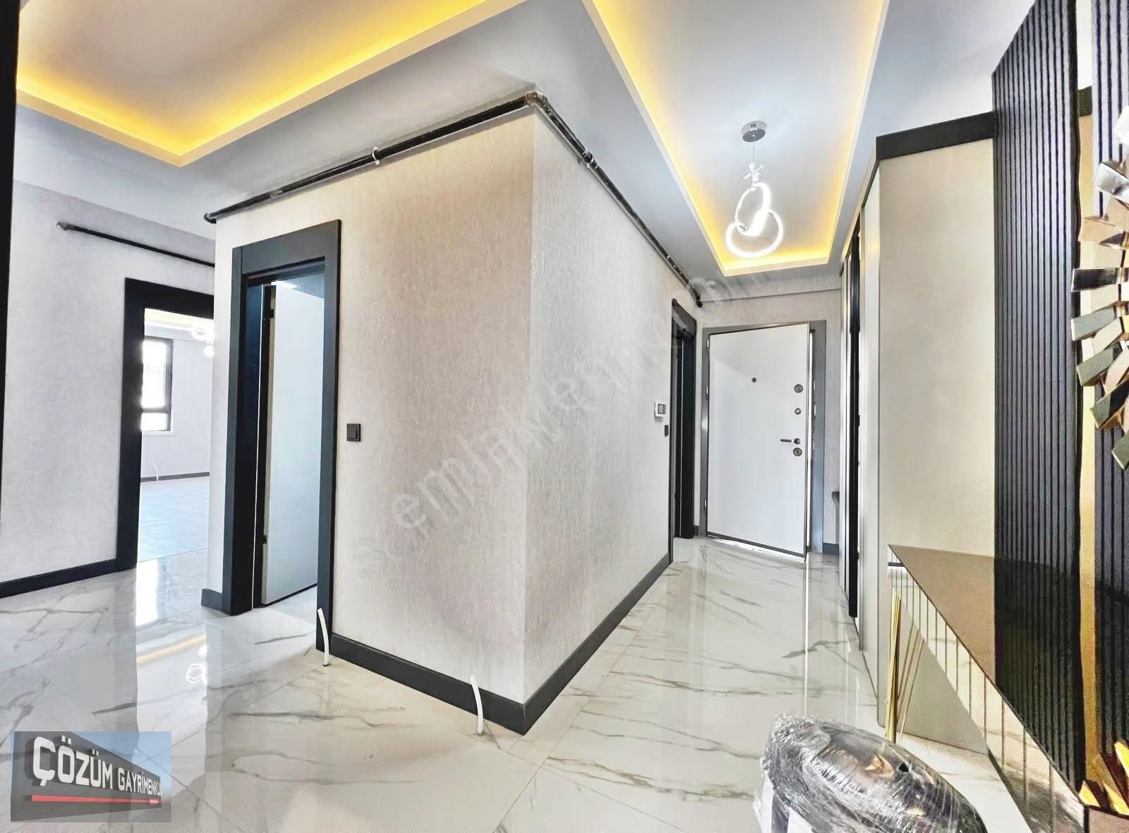 Çözüm Farkı İle Sıfır 3+1 Full Yapılı İskanlı Çift Banyolu Daire - Görsel 32